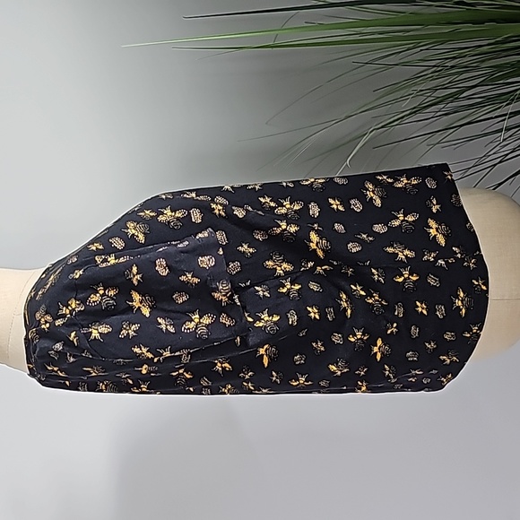 Alice + Olivia Rylyn Embellished T-Shirt - Picture 5 of 10